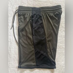 Adidas athletic dark green shorts, bottoms, comfortable men’s